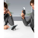 باور بانك أنكر ماجو 5000 مللي أمبير 7.5 وات مع حامل قابل للطي A1618H11 - أسود