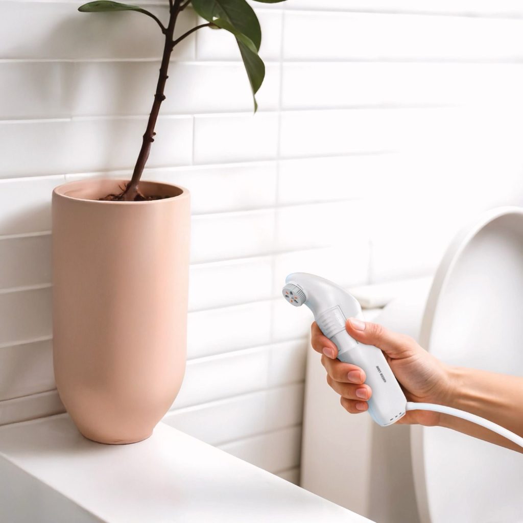 Green Lion Bidet Pro Portable 5.55W with 2 Spray Modes, 1.2m Water Pipe, 70 Minutes Working Time, 1600mAh, Type-C Charging, Adjustable Nozzle - White